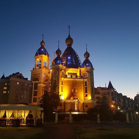 Dream Town Apartment Kiev Esterno foto